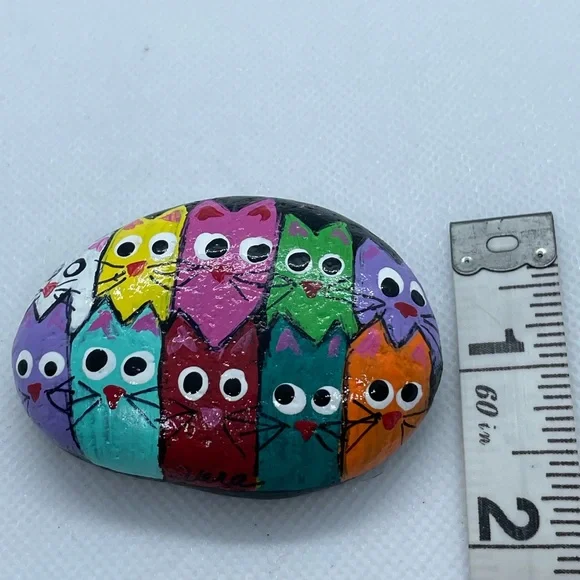 Hand crafted painted rock ten colorful rainbow cats on black rock pink red white - Picture 6 of 7